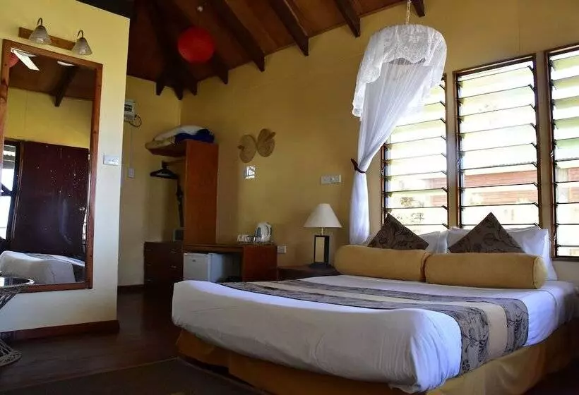 オーシャンビューのスタンダードバンガロー, Club Fiji Resort