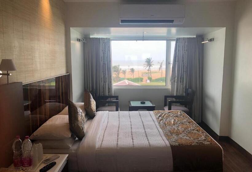 اتاق خانوادگی با چشم‌انداز دریا, Holiday Resort