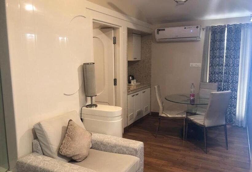 سوئیت پرزیدنت, Holiday Resort