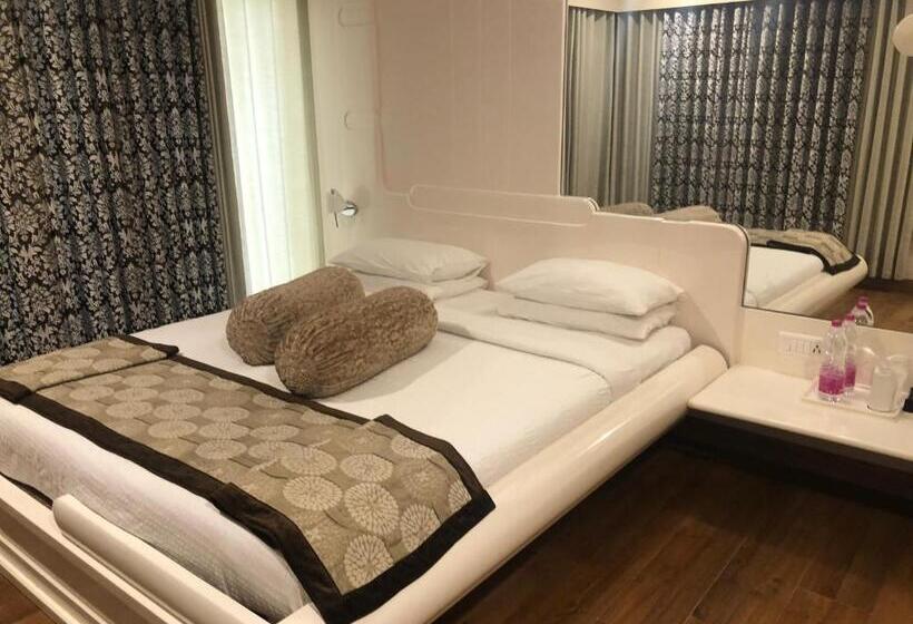 سوئیت پرزیدنت, Holiday Resort