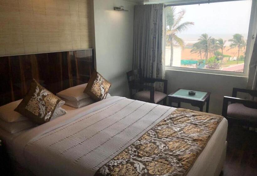 اتاق خانوادگی با چشم‌انداز دریا, Holiday Resort