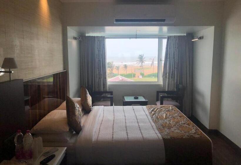 اتاق خانوادگی با چشم‌انداز دریا, Holiday Resort