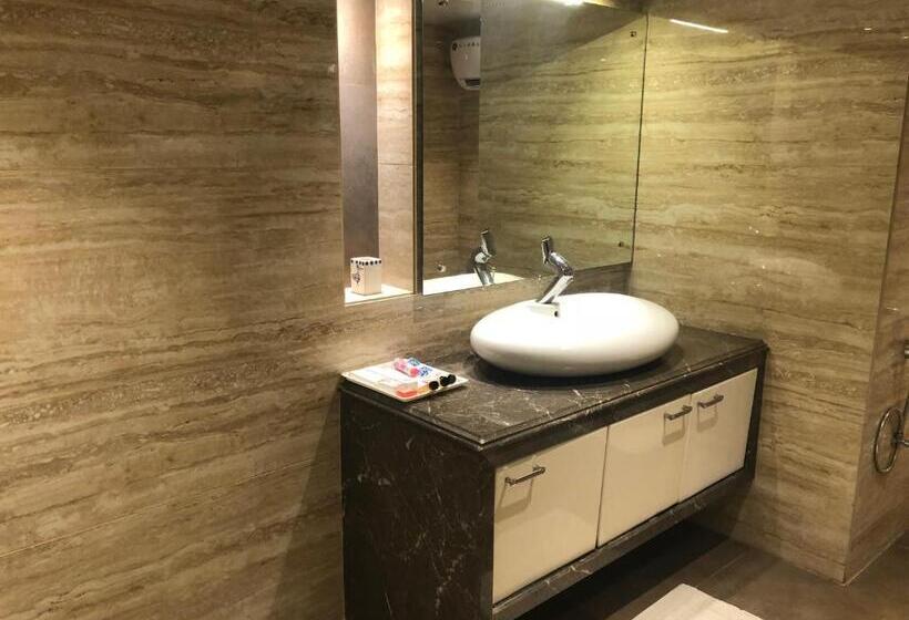 سوئیت پرزیدنت, Holiday Resort