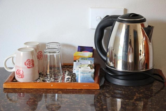 수피리어 룸, Capricorn International