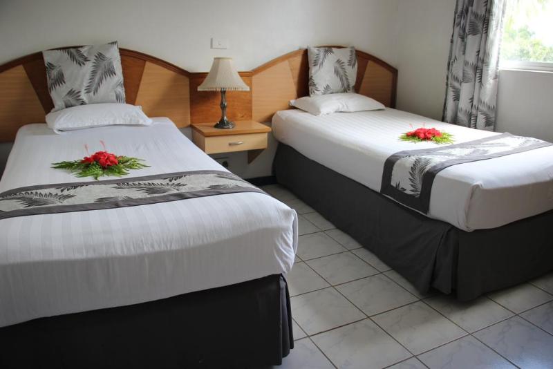 패밀리 룸, Capricorn International