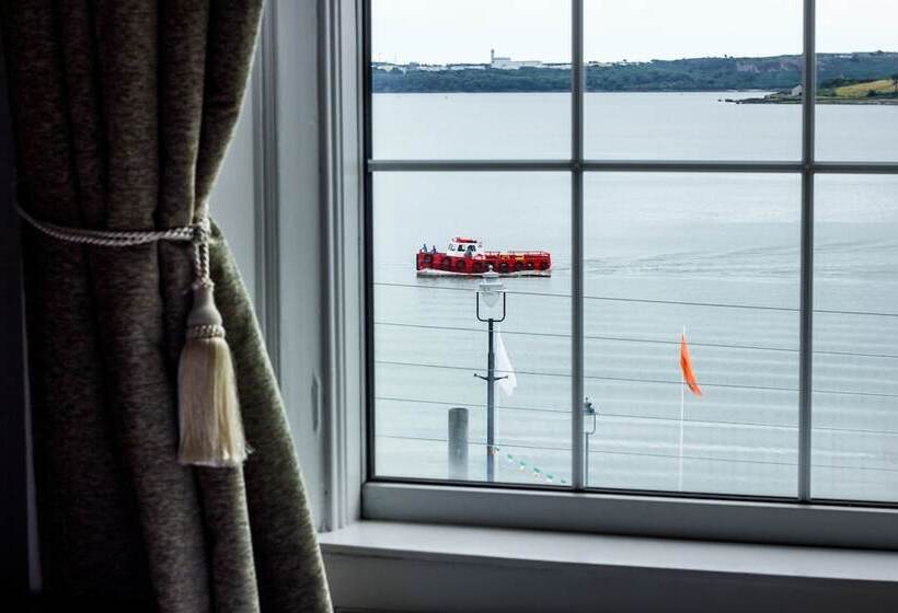 스탠다드 룸 바다 전망, Commodore