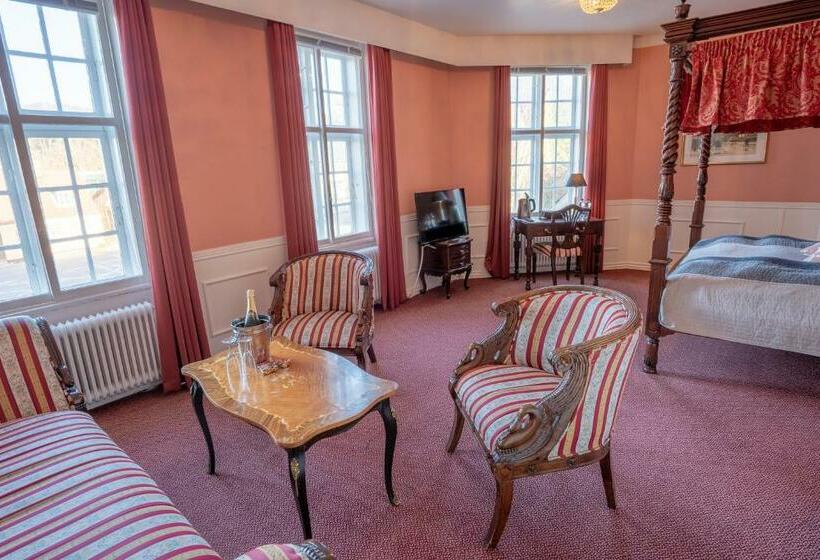 주니어 스위트, Frederiksværk