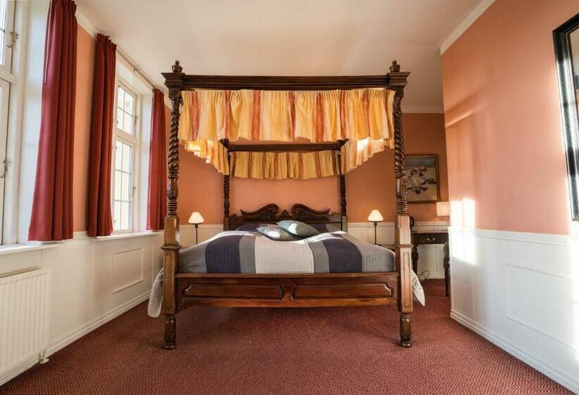 주니어 스위트, Frederiksværk