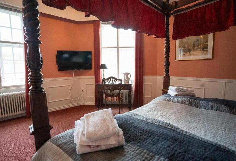 주니어 스위트, Frederiksværk