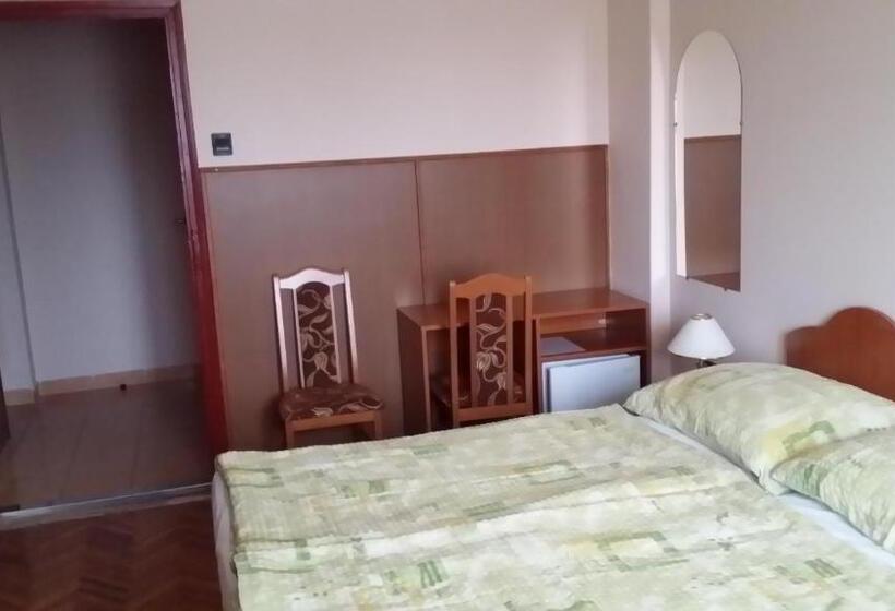 غرفة قياسية, Stop Panzio