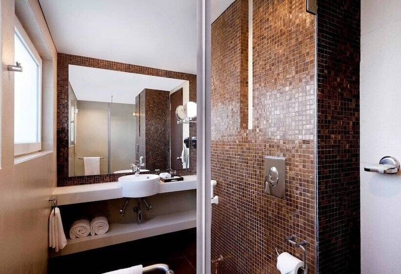 غرفة تنفيذية, Grand Mercure Vadodara Surya Palace