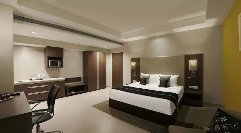 اتاق اجرایی, Grand Mercure Vadodara Surya Palace