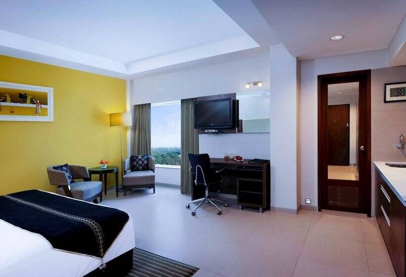 غرفة تنفيذية, Grand Mercure Vadodara Surya Palace