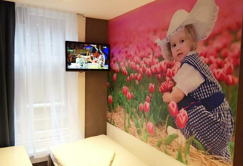 スタンダードシングルルーム, The Old Nickel