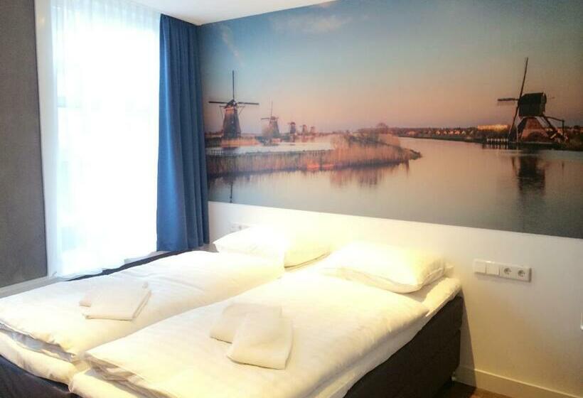 スタンダードルーム, The Old Nickel