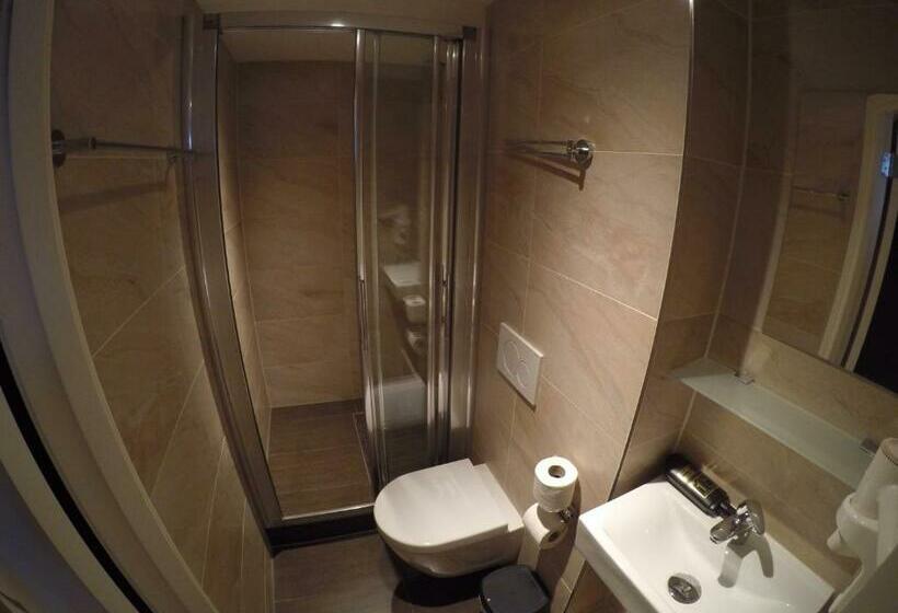 スタンダードルーム, The Old Nickel