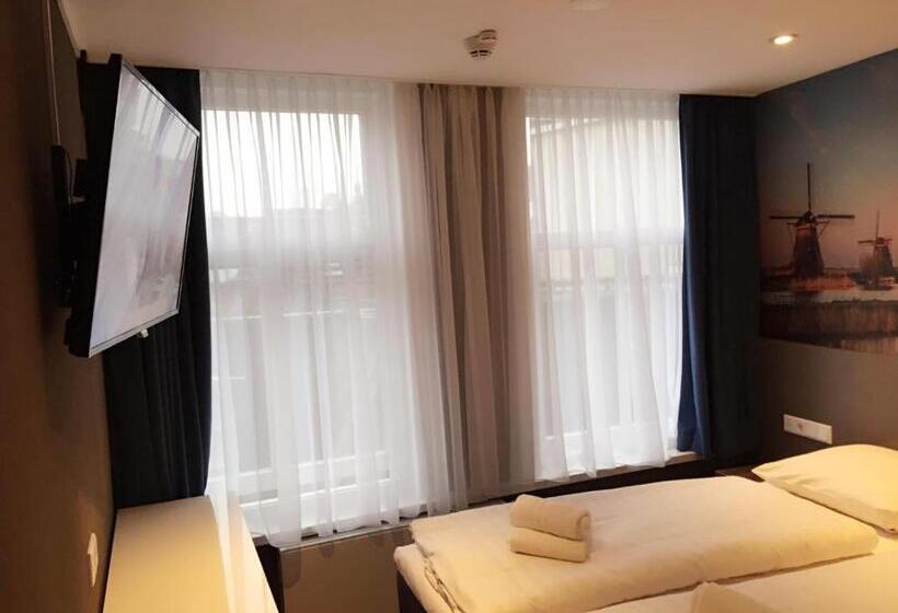 スタンダードルーム, The Old Nickel