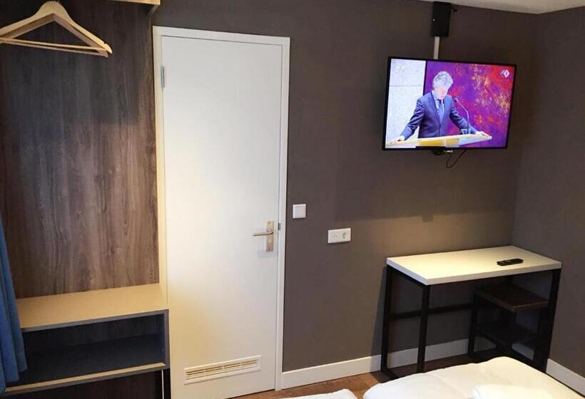 スタンダードルーム, The Old Nickel