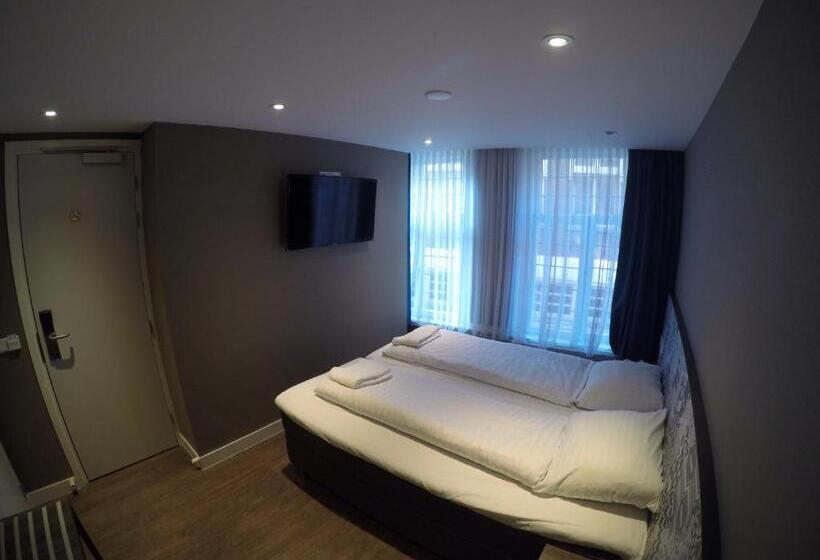 スタンダードルーム, The Old Nickel