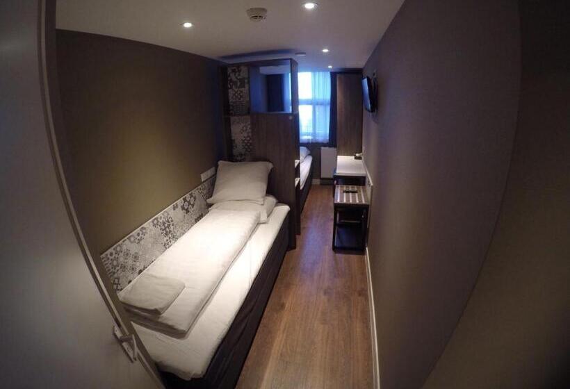 スタンダードルーム, The Old Nickel