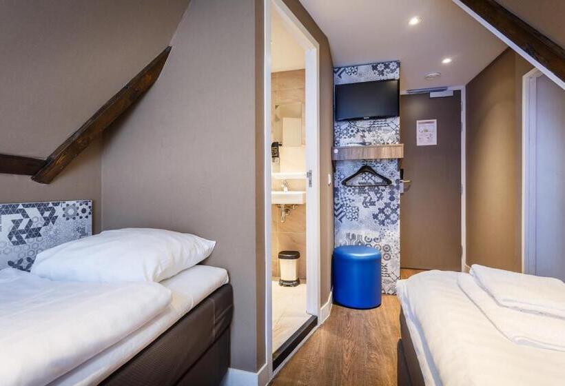 スタンダードルーム, The Old Nickel