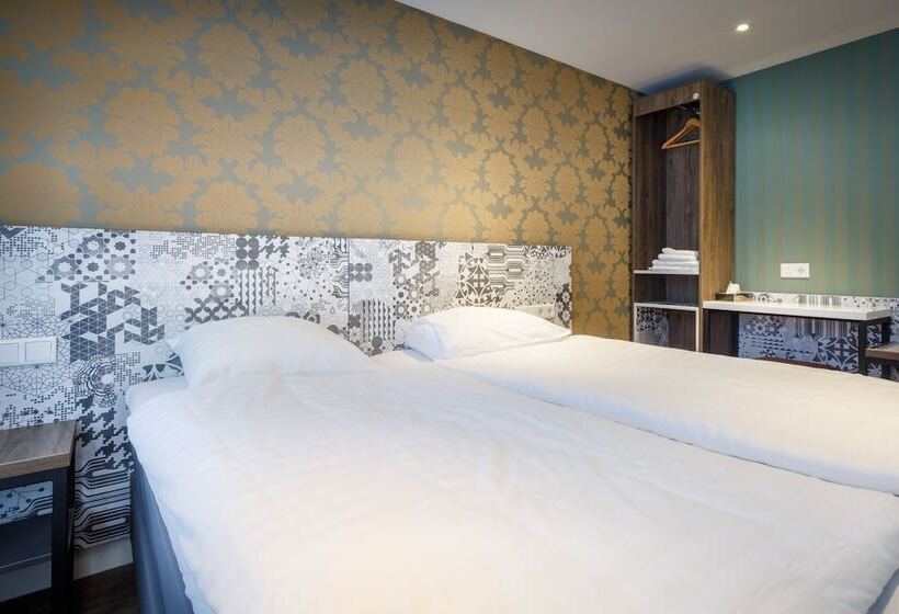 スタンダードルーム, The Old Nickel