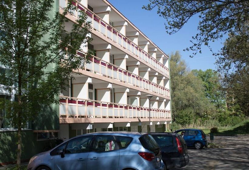 חדר קומפורט, Komfort Hotel Platán