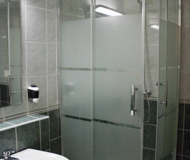 חדר קומפורט, Komfort Hotel Platán