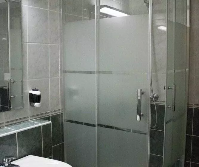 コンフォートルーム, Komfort Hotel Platán