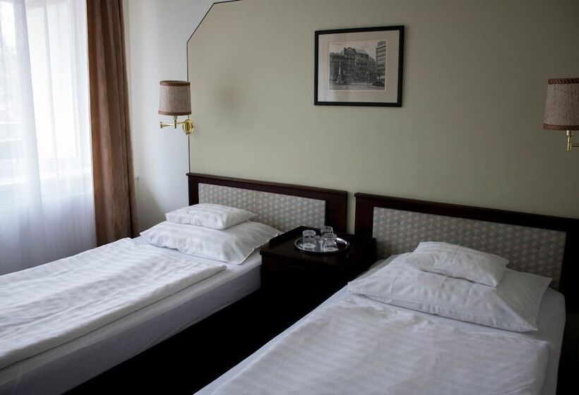 Номер Комфорт, Komfort Hotel Platán