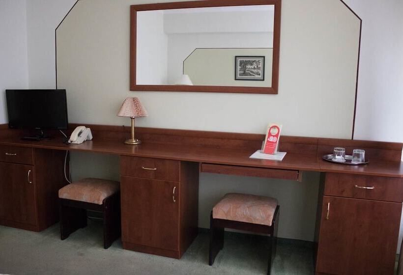 חדר קומפורט, Komfort Hotel Platán