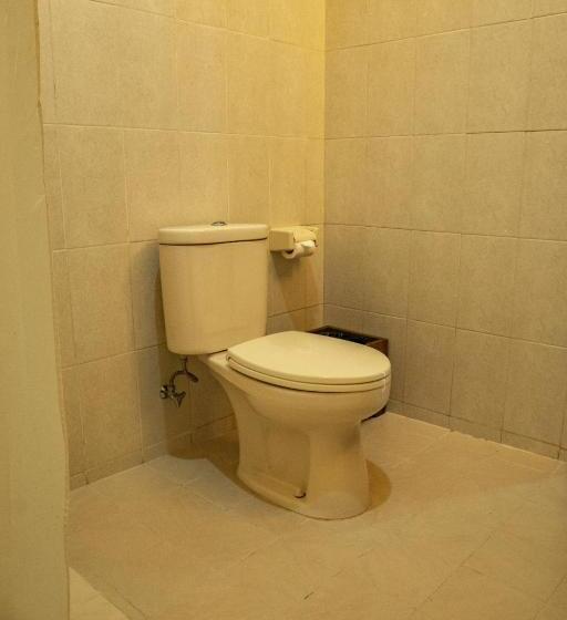 בקתה סופריור, Besakih Beach