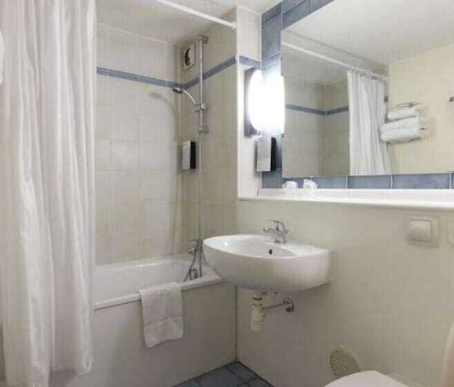 スタンダードルーム, Hôtel Restaurant Campanile Aurillac