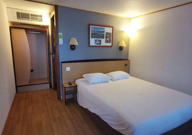 Номер Стандарт, Hôtel Restaurant Campanile Aurillac