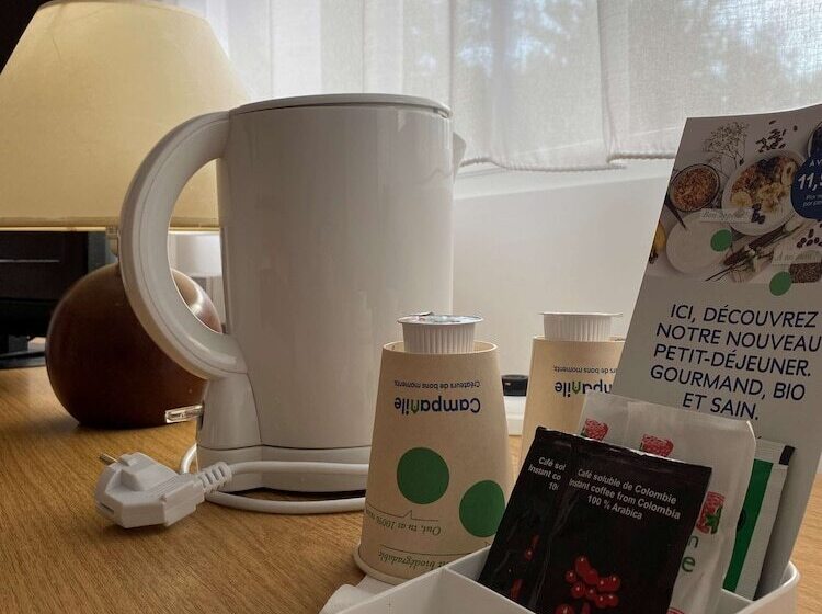 스탠다드 룸 더블 침대, Campanile Cahors