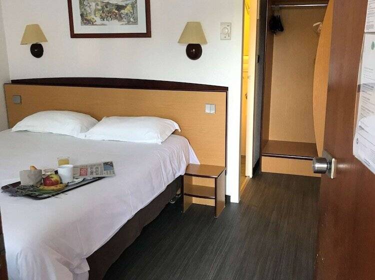 스탠다드 룸 더블 침대, Campanile Cahors