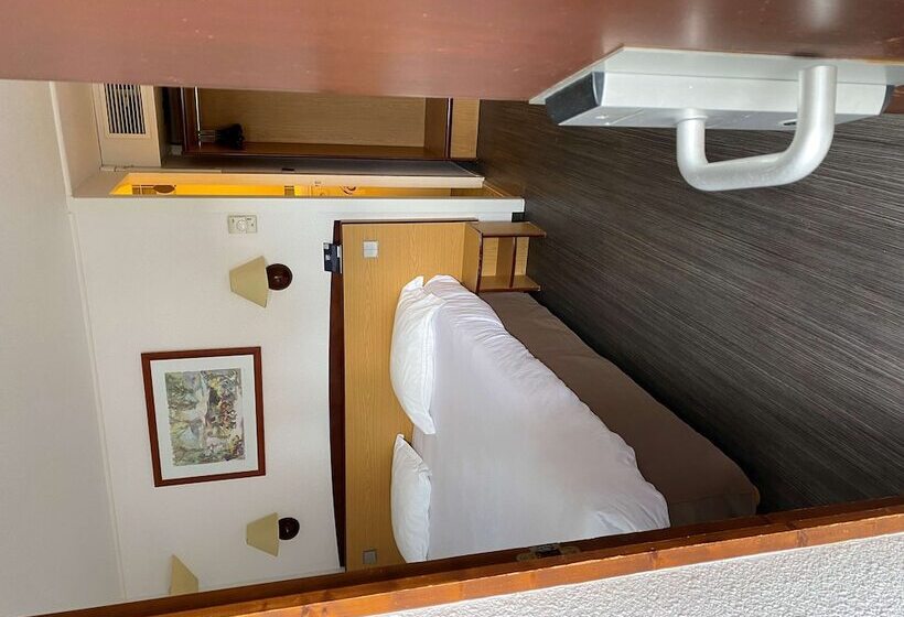 스탠다드 룸 더블 침대, Campanile Cahors