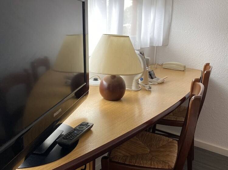 스탠다드 룸 더블 침대, Campanile Cahors