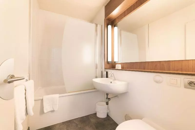 スタンダードルーム, Campanile Toulon  La Seyne Sur Mer  Sanary