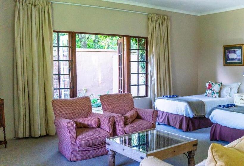 חדר משפחתי, Halliwell Country Inn