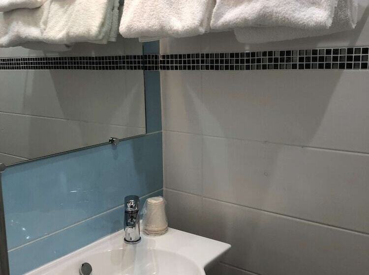 スタンダードルーム, Kyriad Paris 10   Canal Saint Martin   République