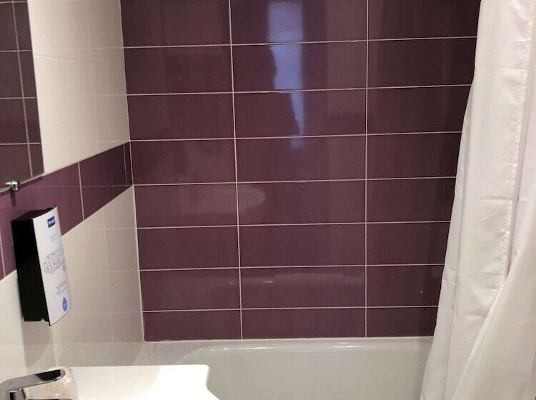 スタンダードルーム, Kyriad Paris 10   Canal Saint Martin   République