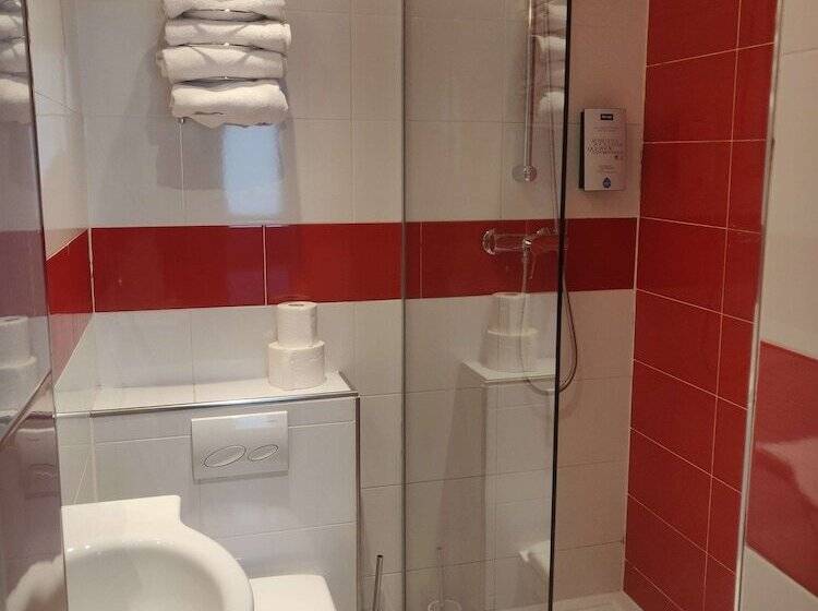 スーペリアールーム, Kyriad Paris 10   Canal Saint Martin   République