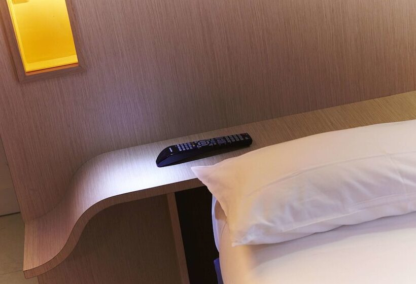 スーペリアールーム, Kyriad Paris 10   Canal Saint Martin   République