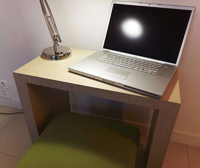 スタンダードルーム, Kyriad Paris 10   Canal Saint Martin   République