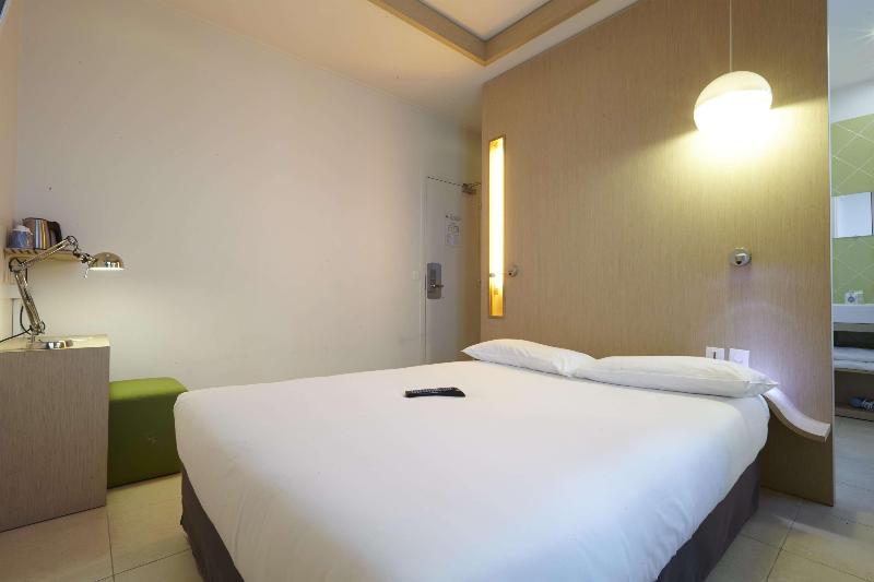 اتاق استاندارد, Kyriad Paris 10   Canal Saint Martin   République
