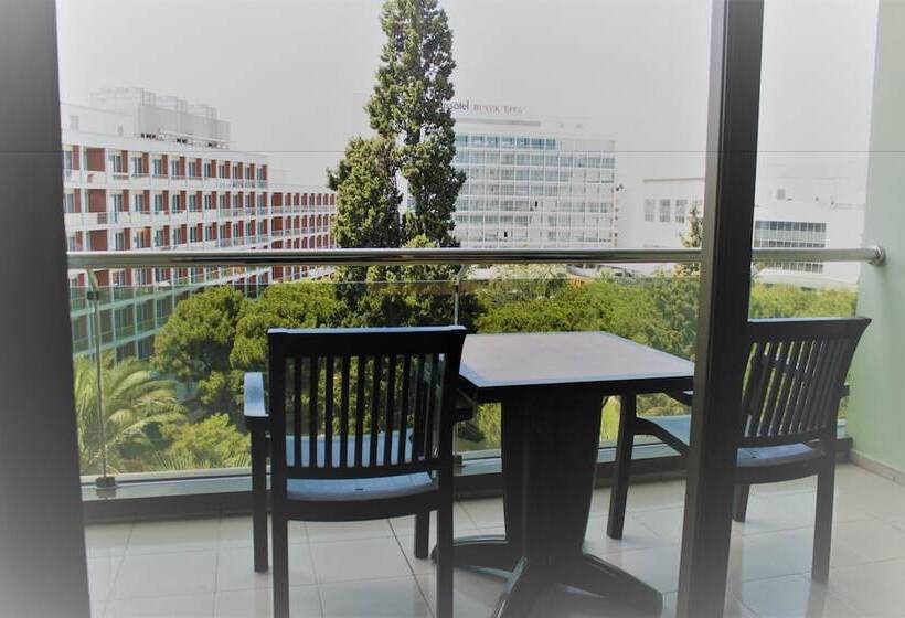 غرفة ديلوكس, Karaca