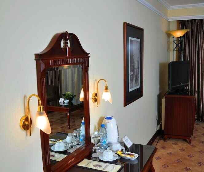 חדר סטנדרט, Karaca