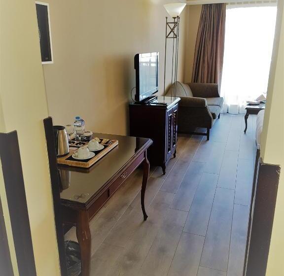 غرفة ديلوكس, Karaca