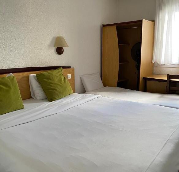 ダブルベッドスタンダードルーム, Kyriad Le Blanc Mesnil